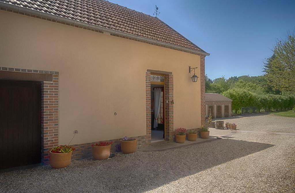 Le Logis Du Regisseur Panzió Charny-Oree-de-Puisaye Kültér fotó
